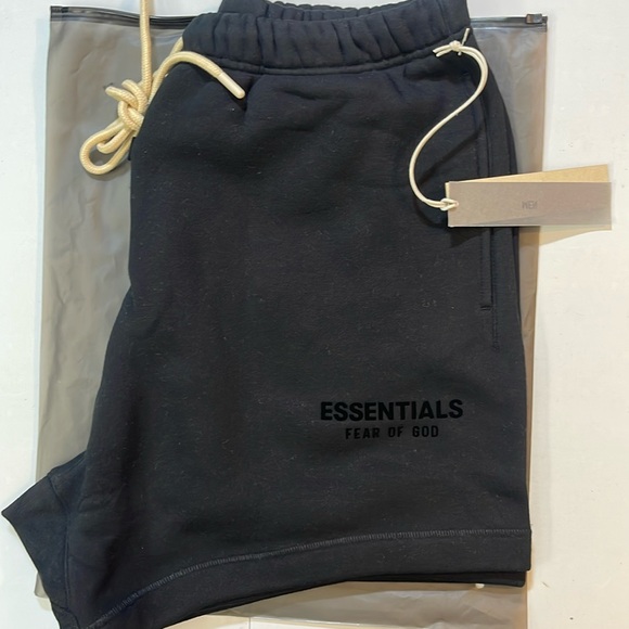 Fear of god essentials 2023 jet black sweat shorts - Picture 1 of 8